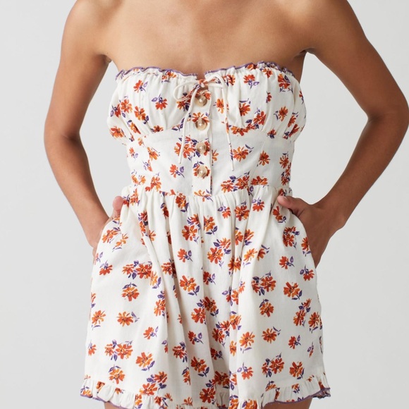 UO | Urban Outfitters Floral Linen Romper - Picture 9 of 9